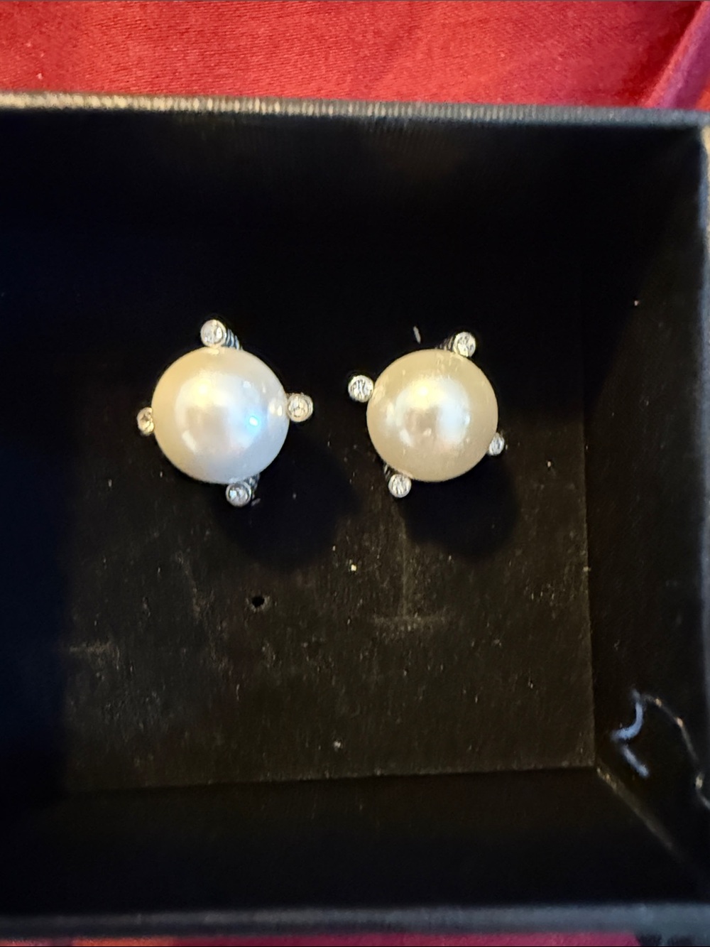 Pearl David Yurman earrings. Sterling silver
